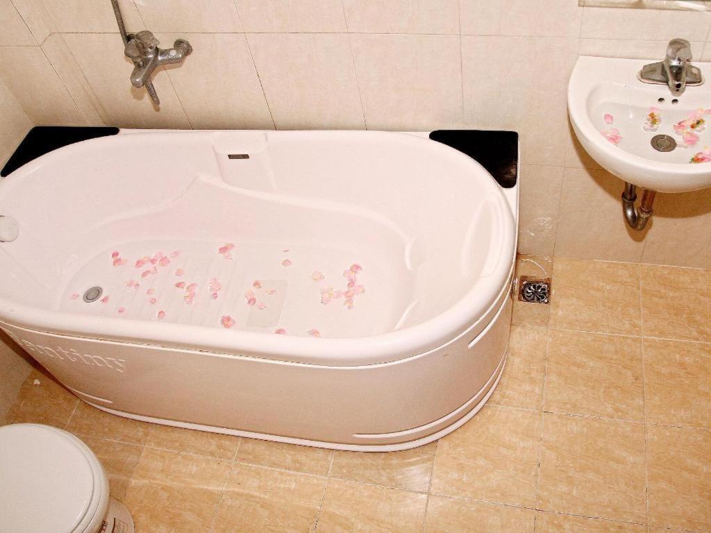 Kangaroo Hostel Ханой Экстерьер фото